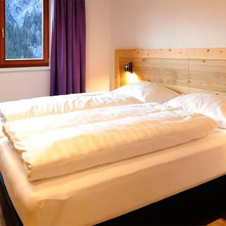 Alpenglueh'n Apartment Spiss